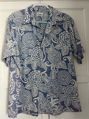 reyn spooner Blue and White Floral Camp Shirt
